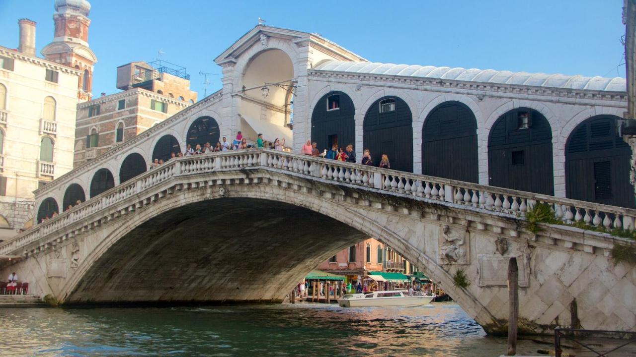 Raggio Di Sole Dietro Piazza San Marco البندقية المظهر الخارجي الصورة